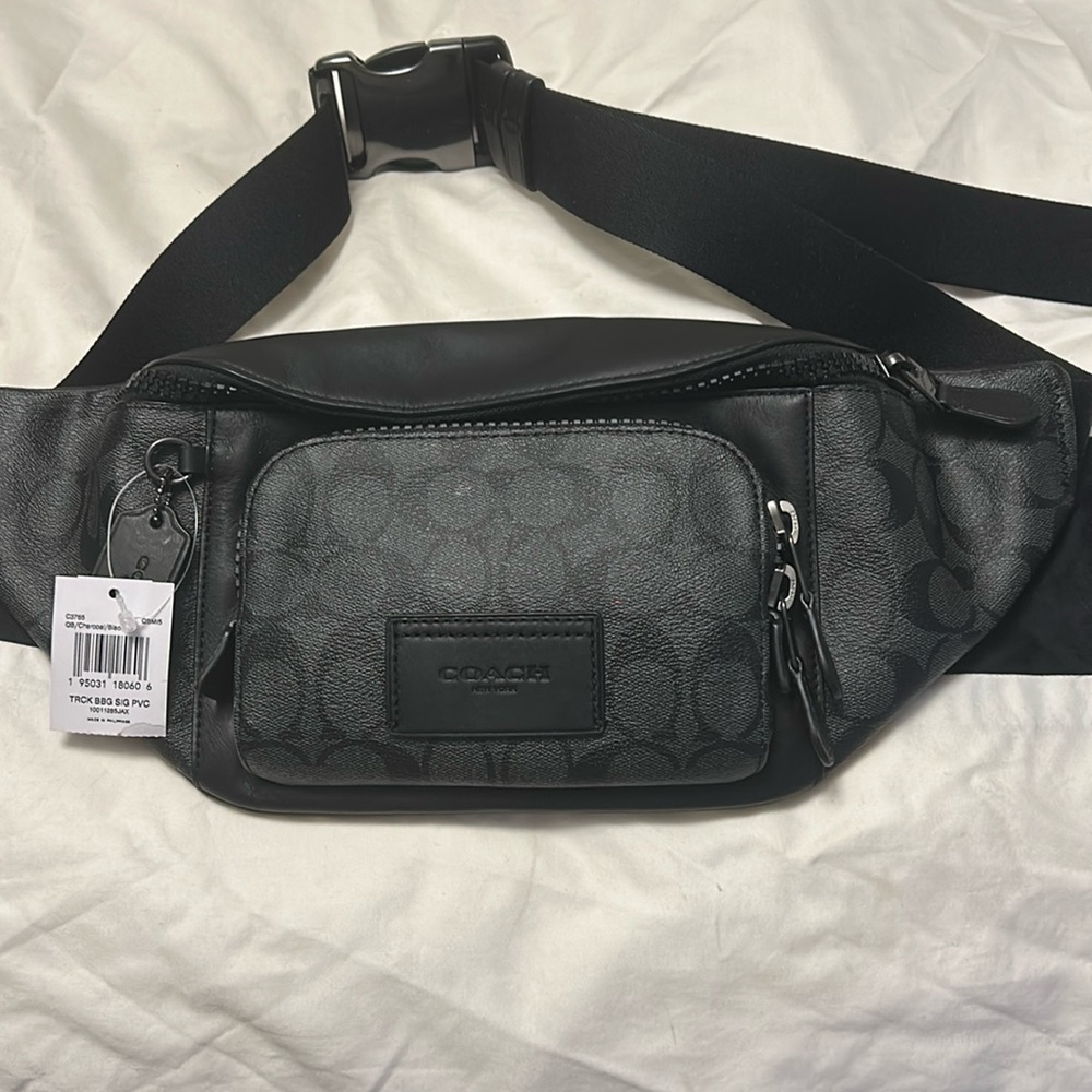 Men or womens coach fanny pack. Never worn with tags.